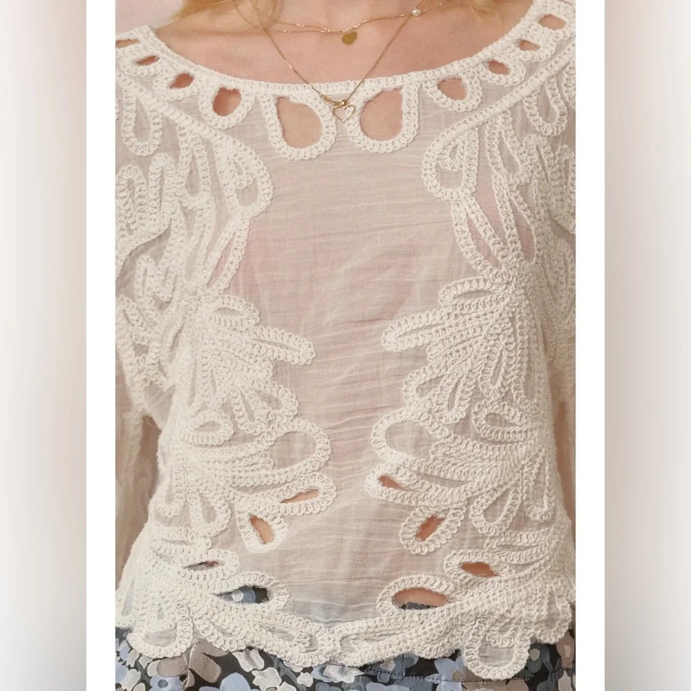 Rosie Posie Cutout Statement Blouse NWT size large - Picture 3 of 4